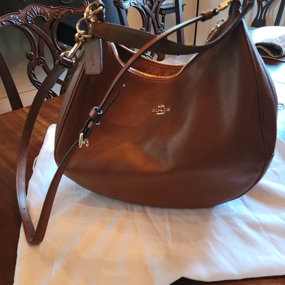 AUTHENTIC COACH LEATHER PURSE